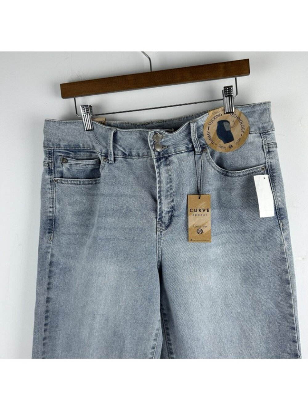 NWT Curve Appeal High Rise Wide Leg Jeans with Scalloped Embroidered Hems 14/32 - Picture 2 of 16